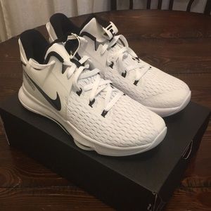 Lebron Witness V. Size 11, white and black
